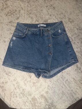 Zara Medium Blue Denim High-Waist Asymmetric Button Shorts SKORT